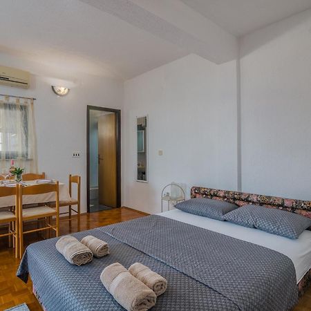 Apartments Bahar Krk 克尔克 外观 照片