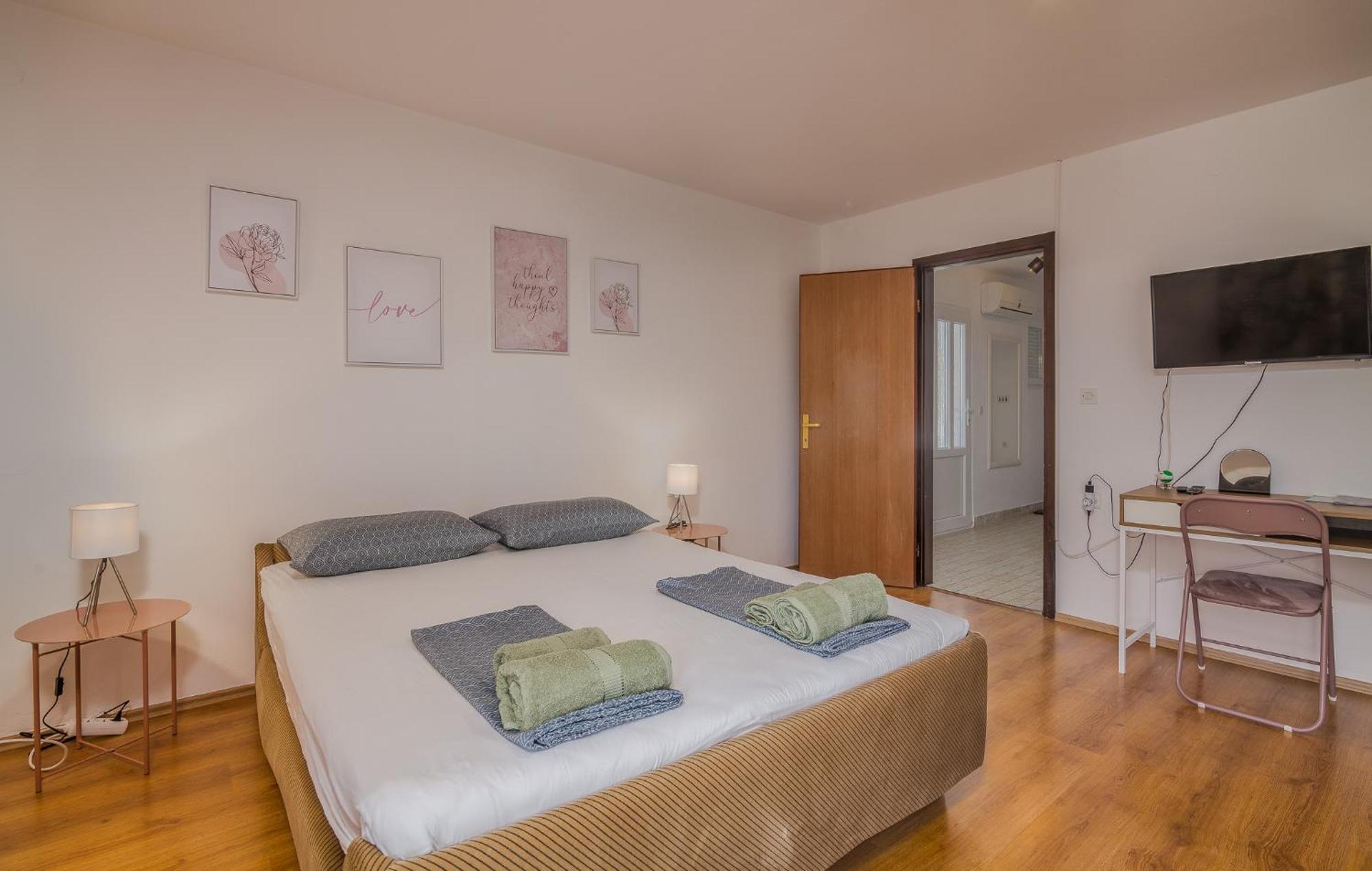 Apartments Bahar Krk 克尔克 外观 照片